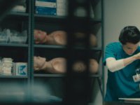 Бегущая от реальности (2016)