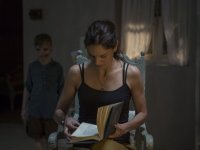 По ту сторону двери (2015)